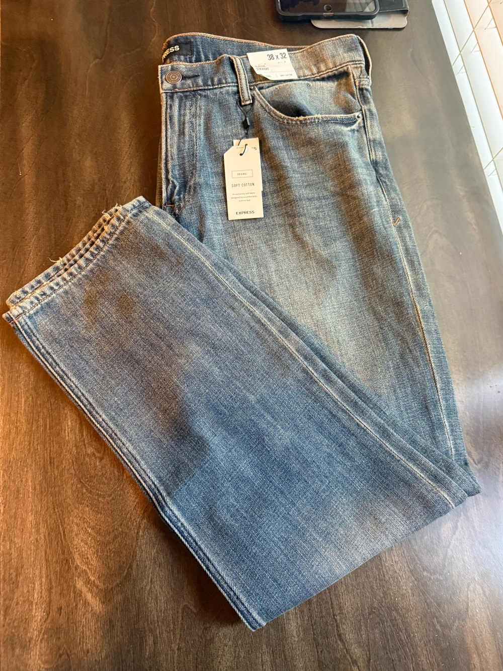 Express Men’s Classic Straight Leg Soft Cotton Medium Blue Wash Jeans 38X32 NWT - Picture 7 of 10